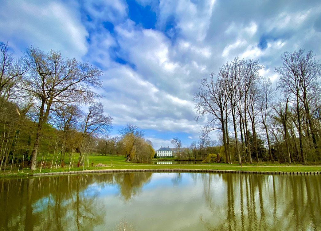 Het kasteel van Nokere op de Kordaal wandelroute in Nokere