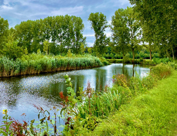 De Moervaart in Eksaarde op de Kruiskapel wandelroute